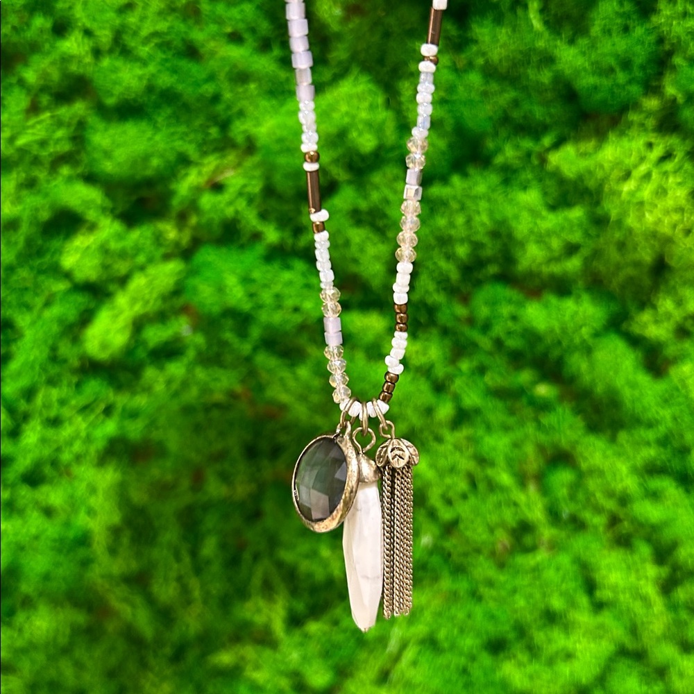 lonna & lilly Silver and White Necklace 🇨🇦